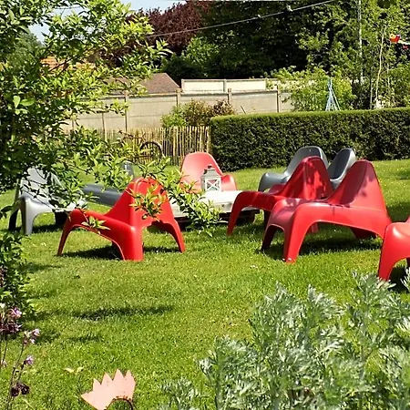 D'hotes - Le Jardin Des Patissons לינה וארוחת בוקר 3*